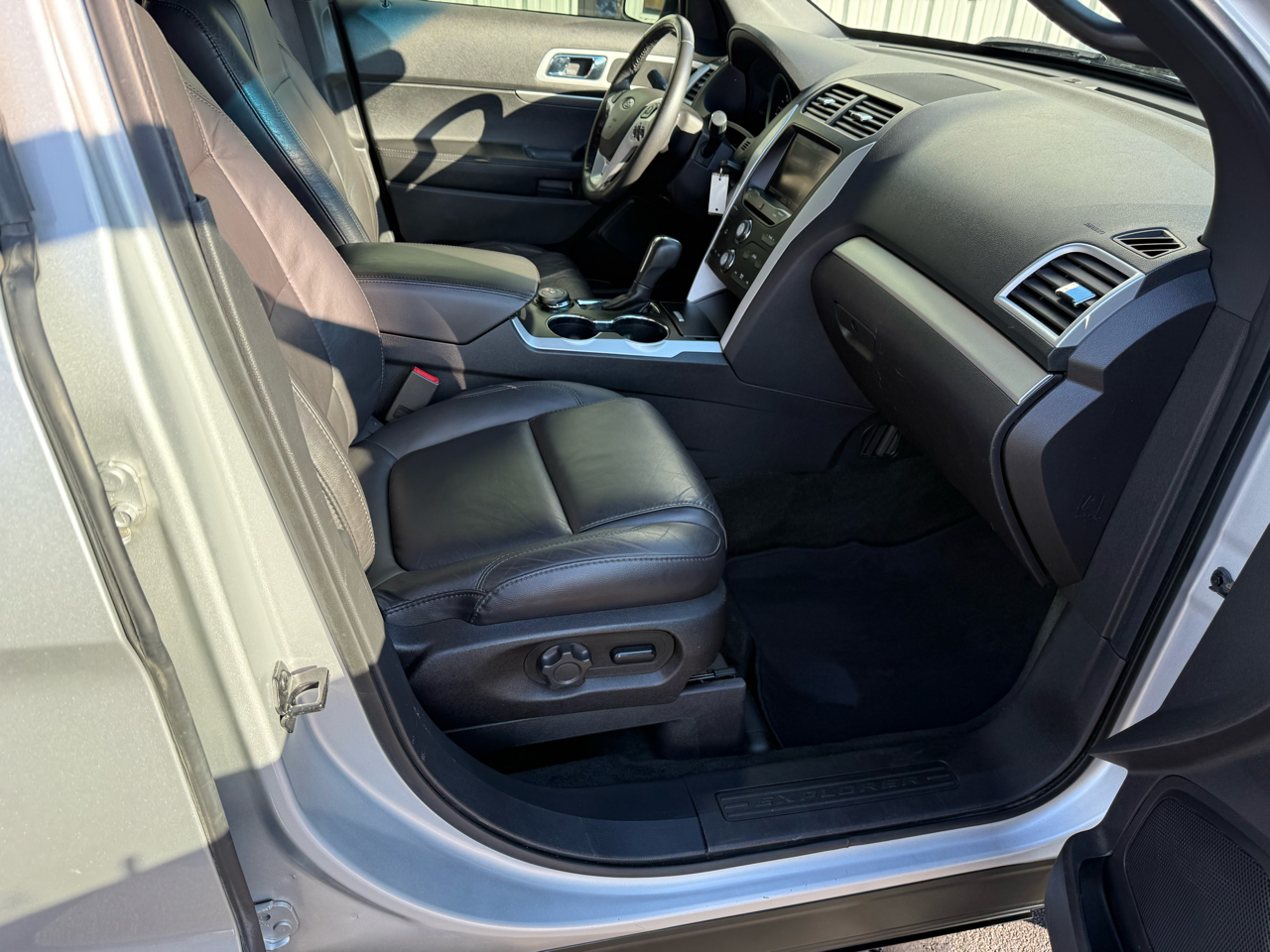 Ford Explorer 4WD 4dr XLT 2014 Ford Explorer 4WD 4dr XLT 2014