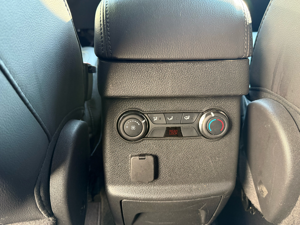 Ford Explorer 4WD 4dr XLT 2014 Ford Explorer 4WD 4dr XLT 2014