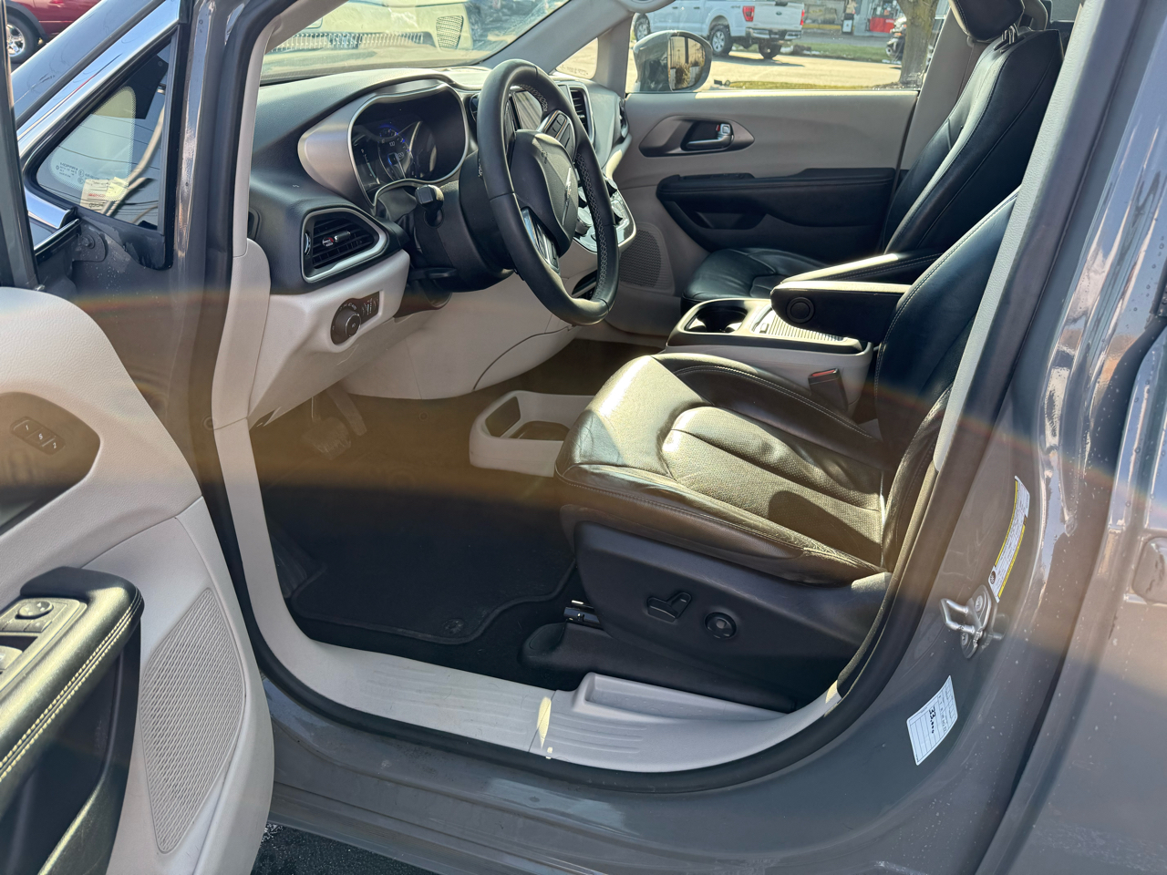 Chrysler Pacifica Touring L FWD 2022