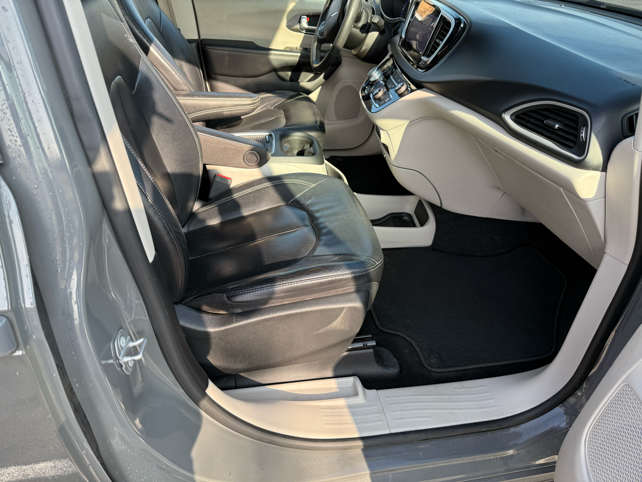 Chrysler Pacifica Touring L FWD 2022