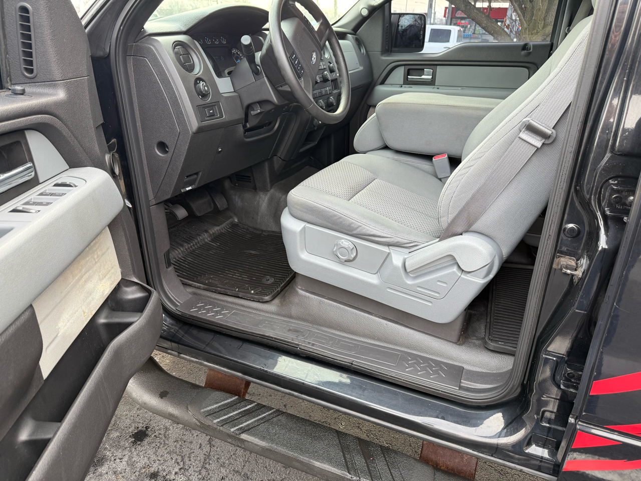 Ford F-150 4WD SuperCrew 145" Lariat 2014