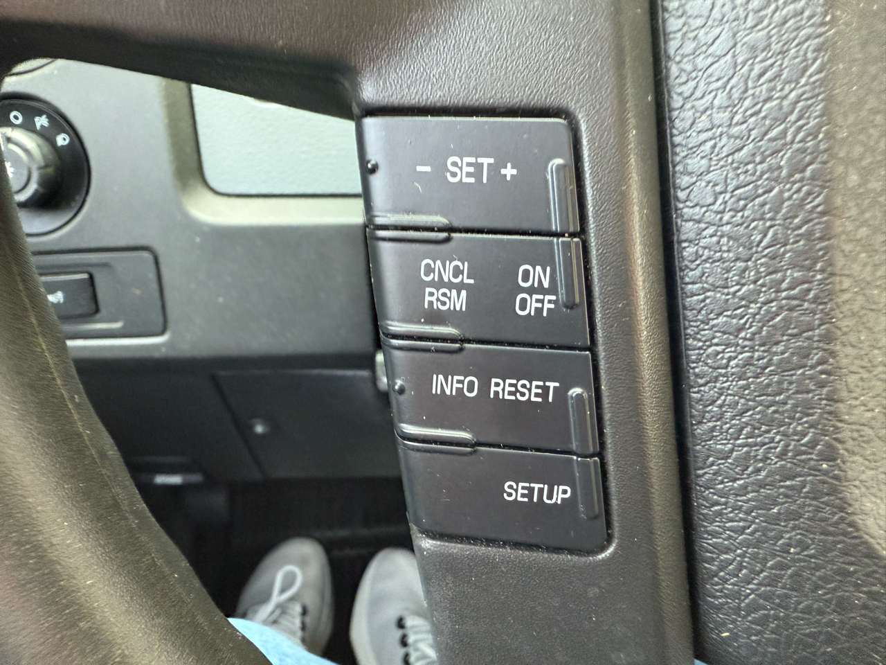 Ford F-150 4WD SuperCrew 145" Lariat 2014