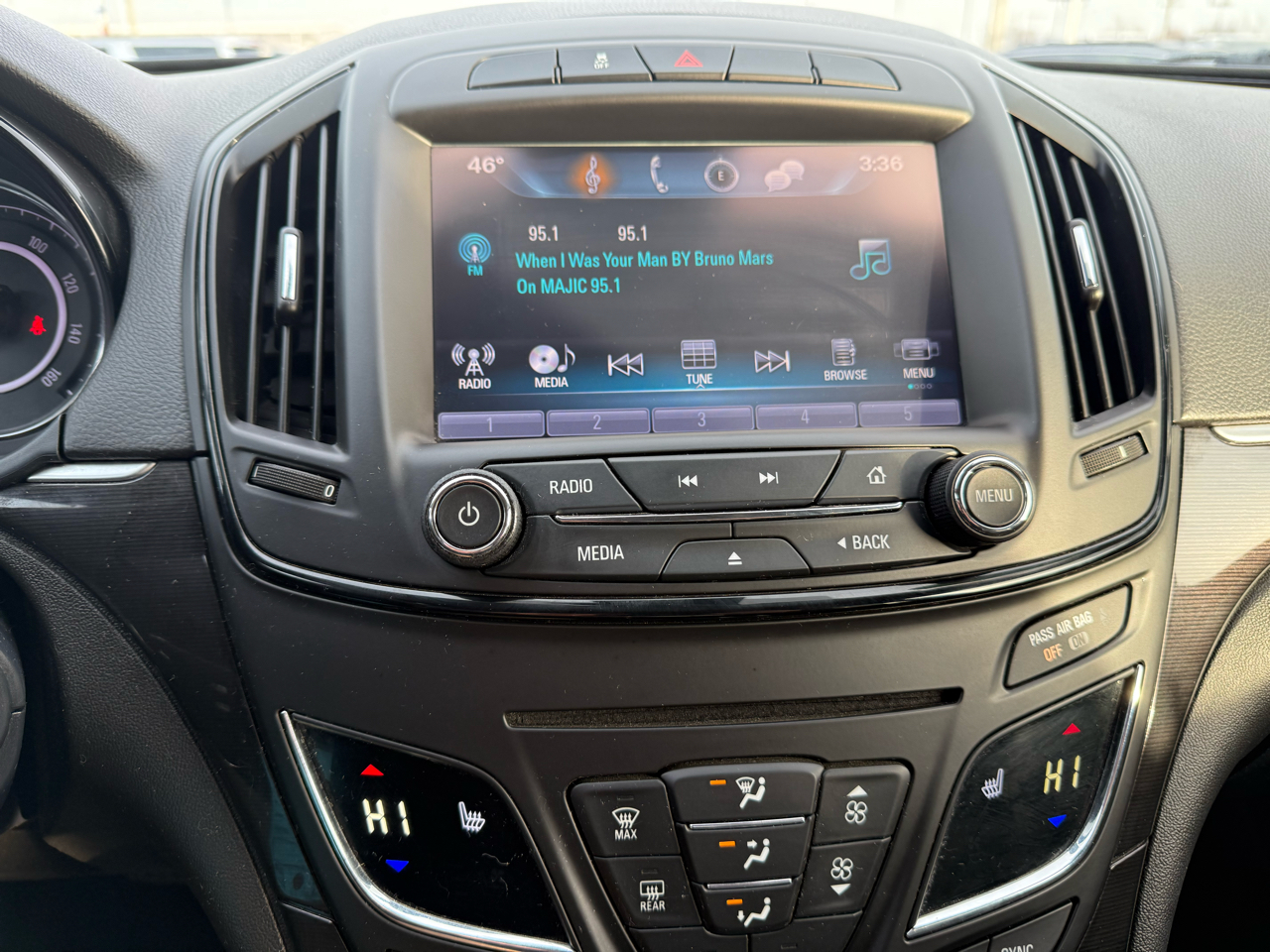 Buick Regal 4dr Sdn Turbo FWD 2016