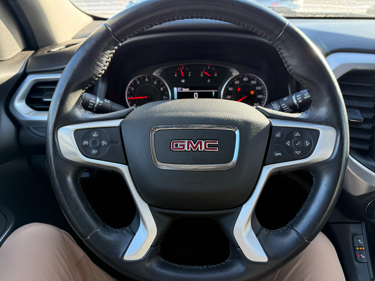 GMC Acadia FWD 4dr SLT w/SLT-1 2018