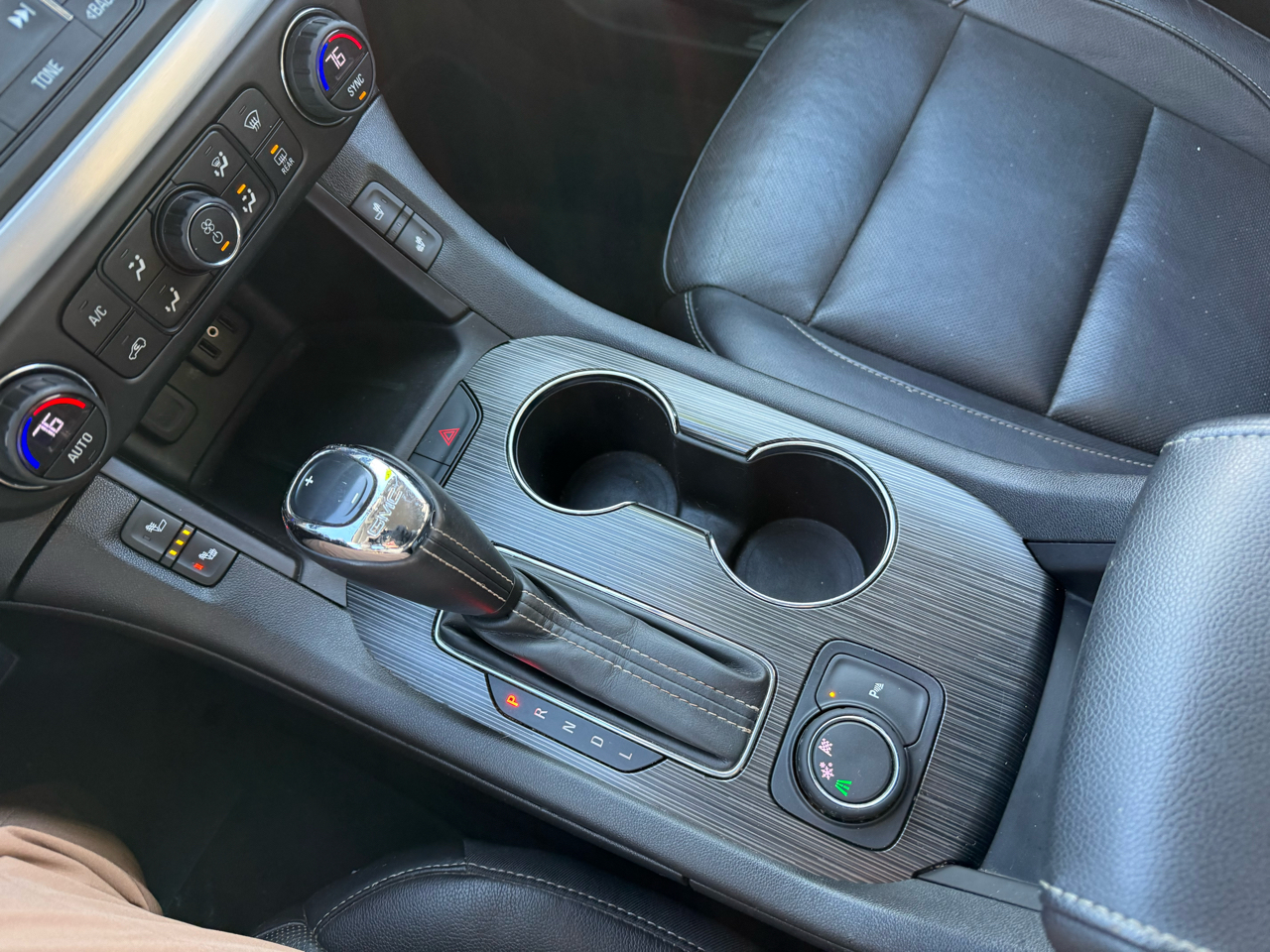 GMC Acadia FWD 4dr SLT w/SLT-1 2018