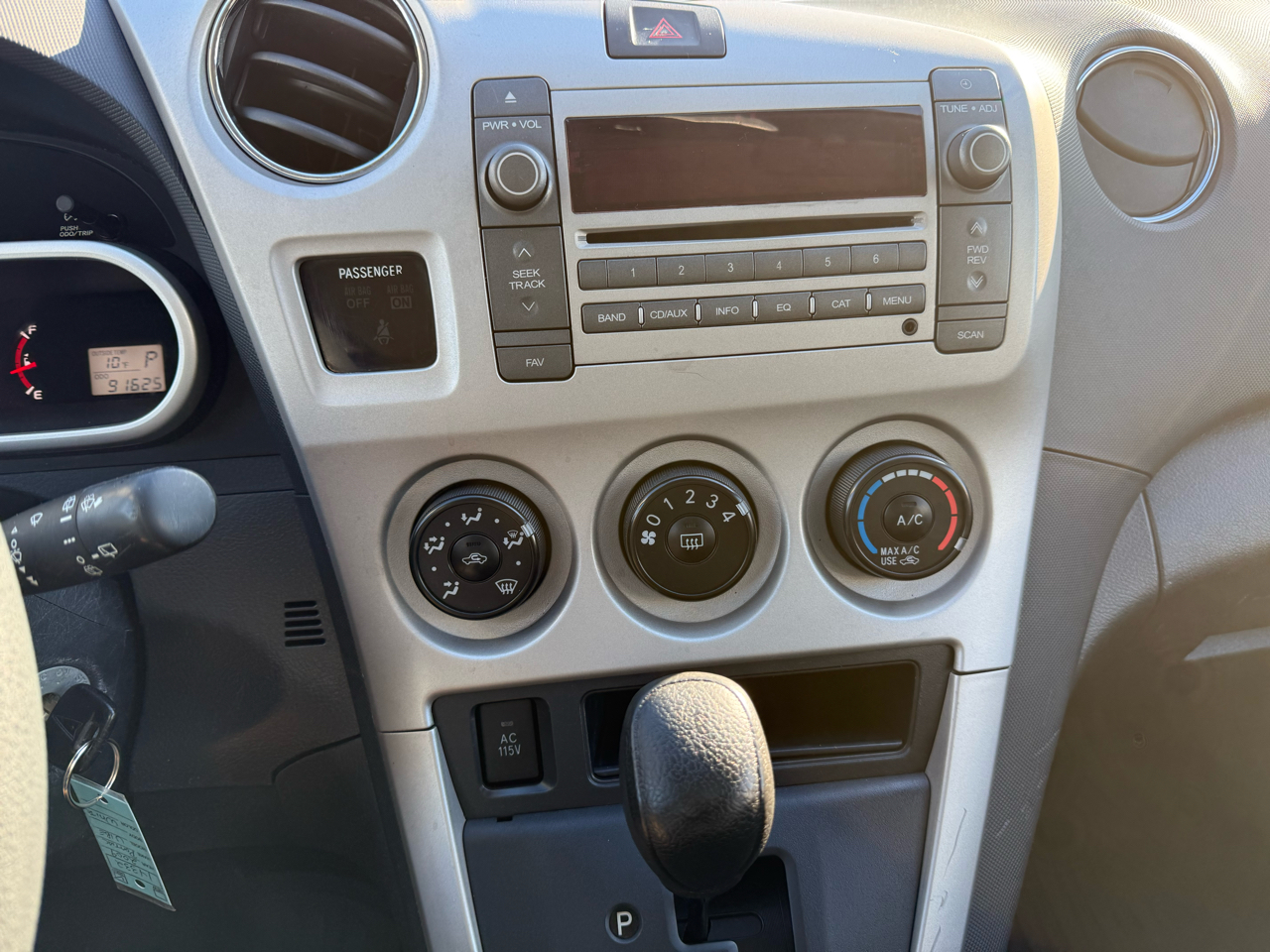 Pontiac Vibe 4dr HB FWD w/1SA 2009