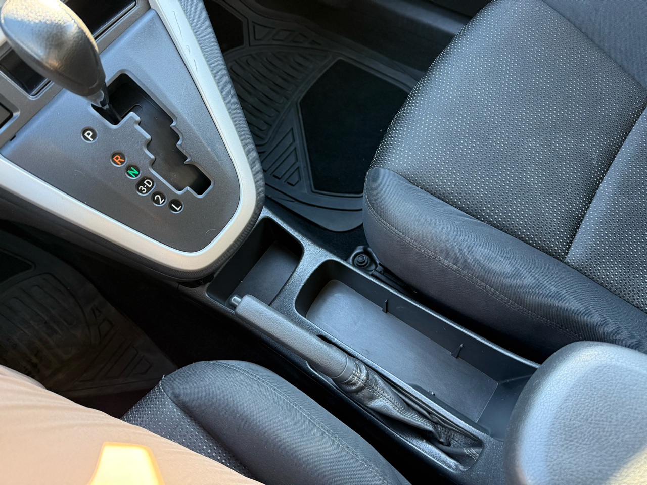 Pontiac Vibe 4dr HB FWD w/1SA 2009