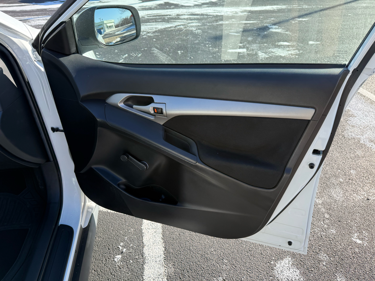 Pontiac Vibe 4dr HB FWD w/1SA 2009