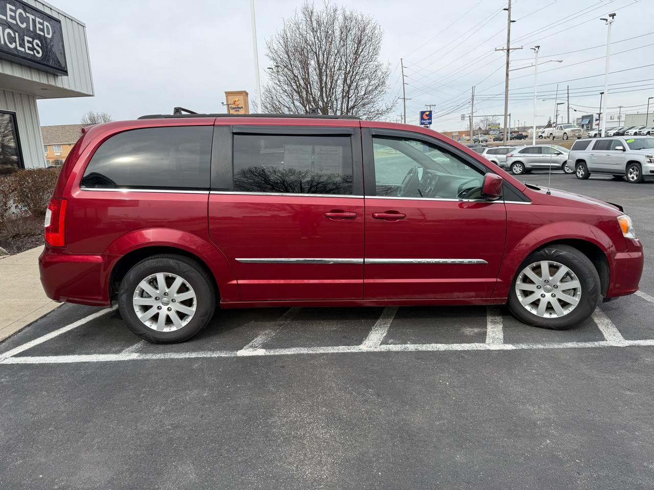Chrysler Town & Country 4dr Wgn Touring 2016