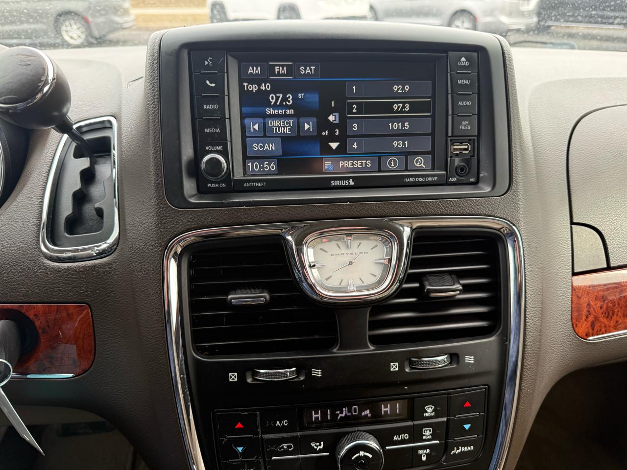 Chrysler Town & Country 4dr Wgn Touring 2016