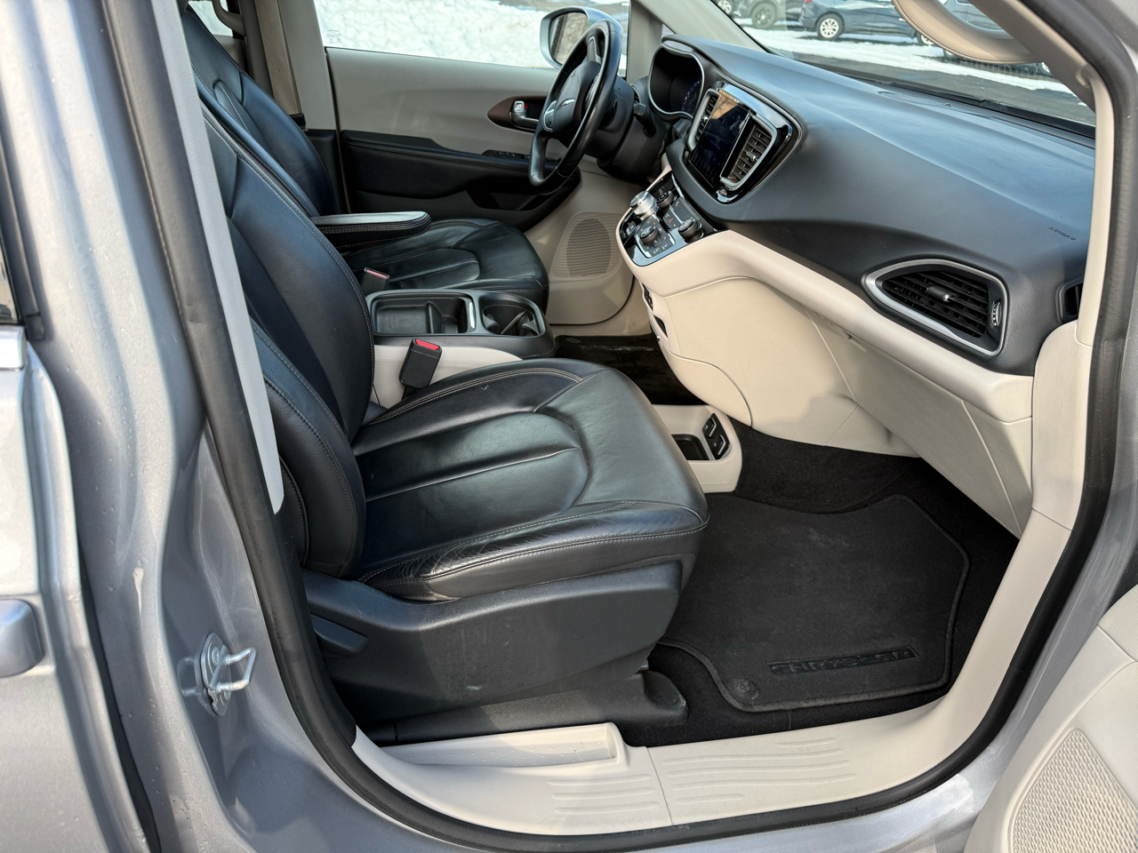 Chrysler Pacifica Touring-L FWD 2017