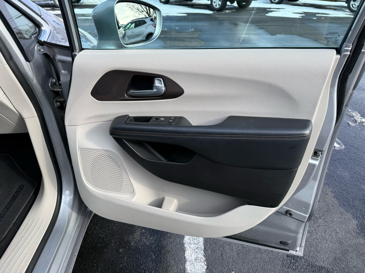 Chrysler Pacifica Touring-L FWD 2017