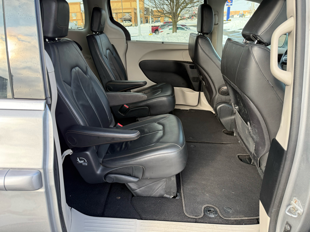 Chrysler Pacifica Touring-L FWD 2017