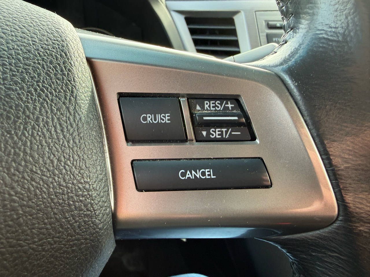 Subaru Outback 4dr Wgn H4 Auto 2.5i Premium 2012