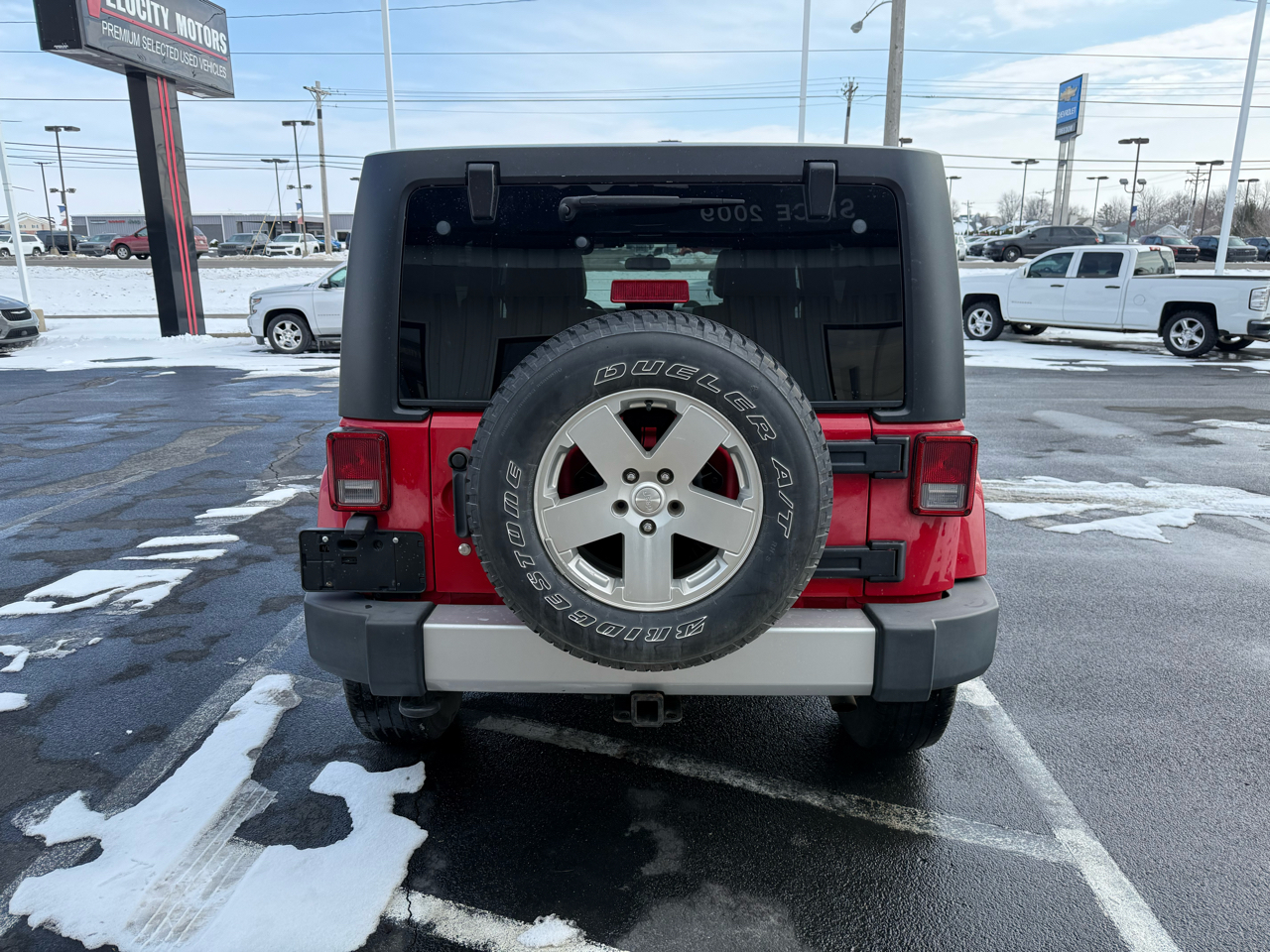 Jeep Wrangler Unlimited 4WD 4dr Sahara 2012