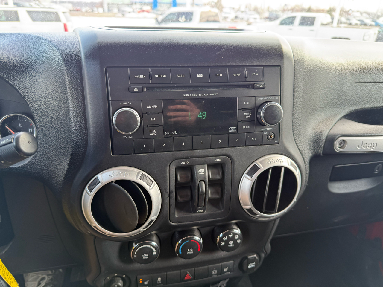 Jeep Wrangler Unlimited 4WD 4dr Sahara 2012