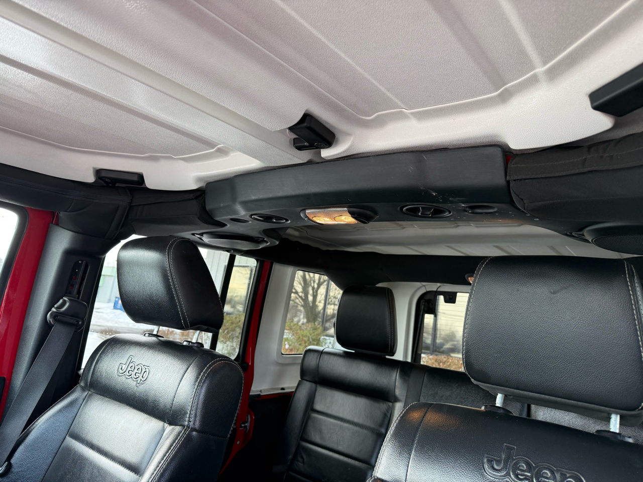 Jeep Wrangler Unlimited 4WD 4dr Sahara 2012