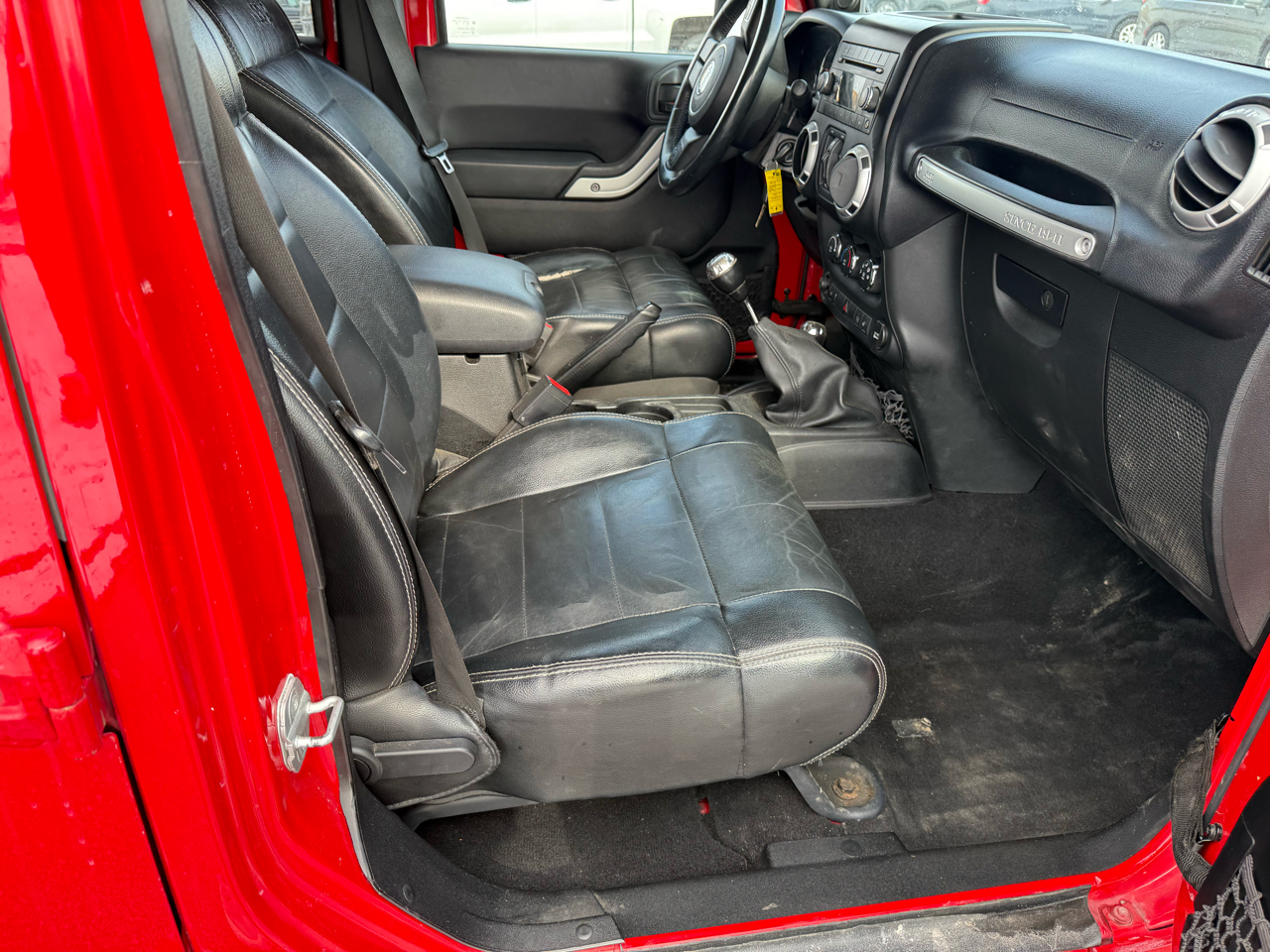 Jeep Wrangler Unlimited 4WD 4dr Sahara 2012