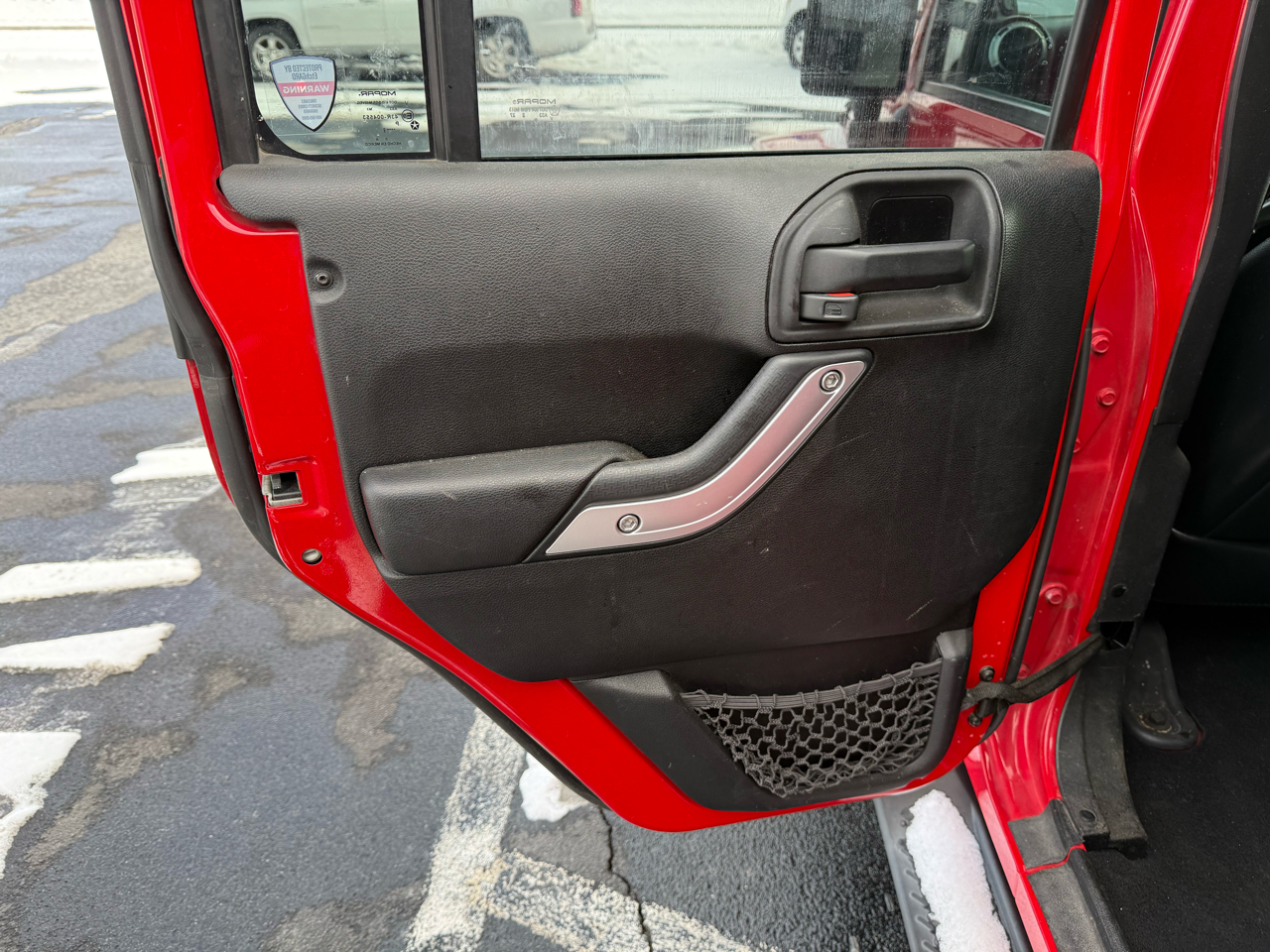 Jeep Wrangler Unlimited 4WD 4dr Sahara 2012