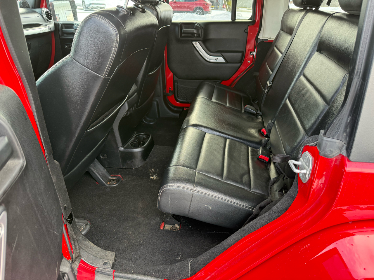 Jeep Wrangler Unlimited 4WD 4dr Sahara 2012