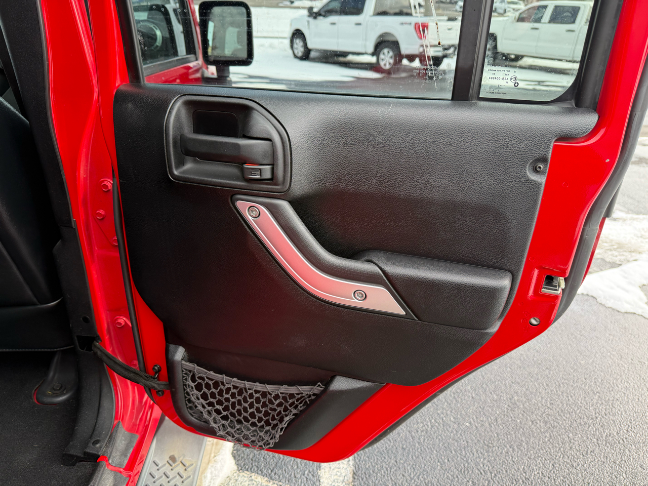 Jeep Wrangler Unlimited 4WD 4dr Sahara 2012