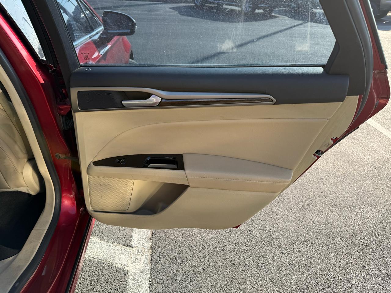 Ford Fusion 4dr Sdn SE FWD 2014