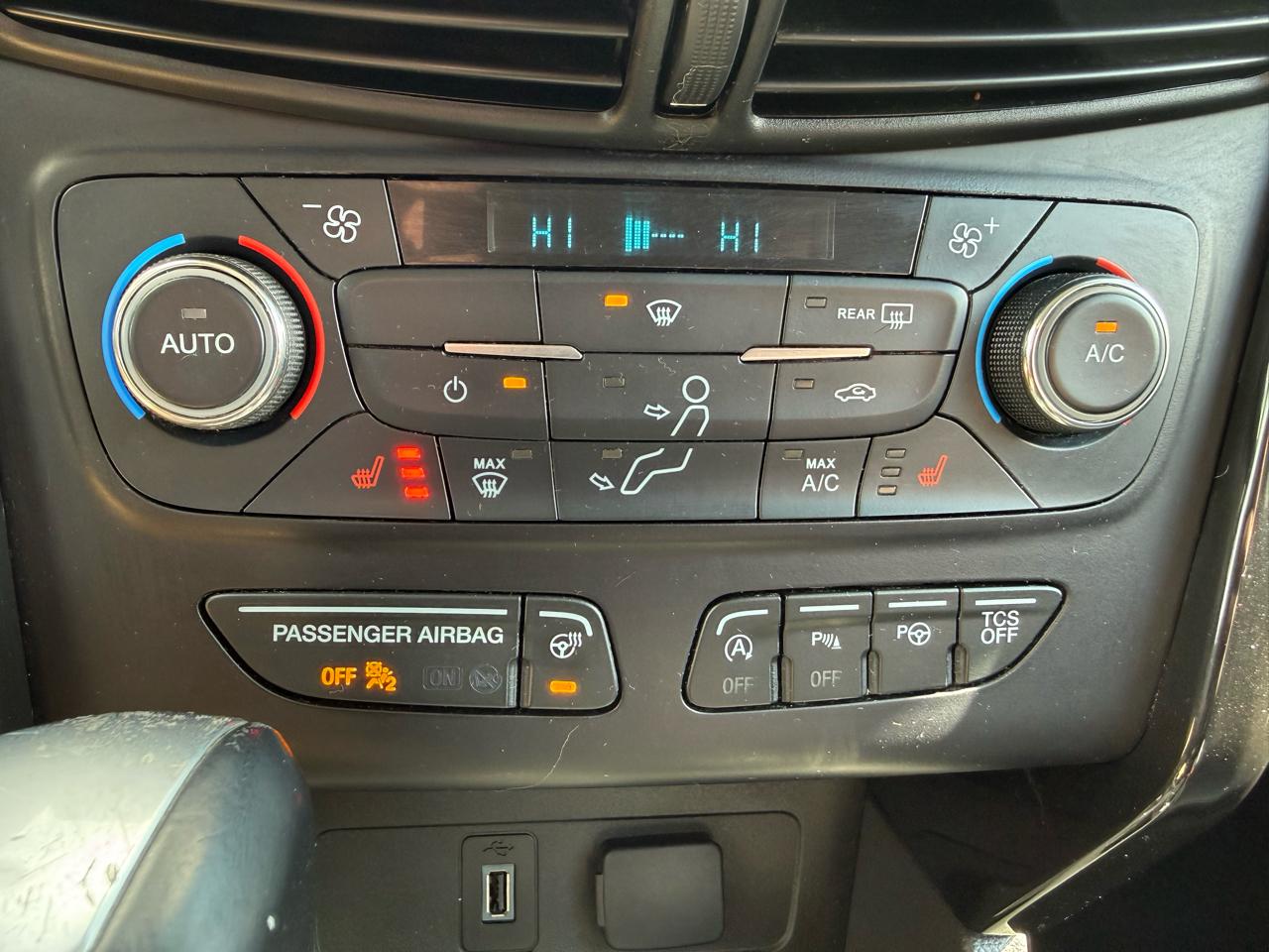 Ford Escape Titanium FWD 2017