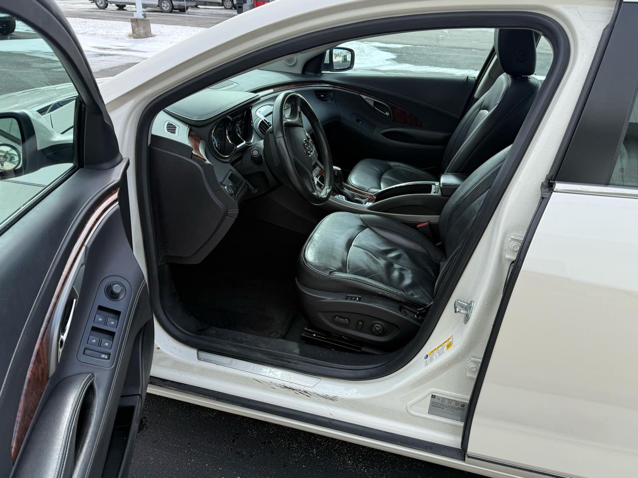 Buick LaCrosse 4dr Sdn Leather FWD 2013