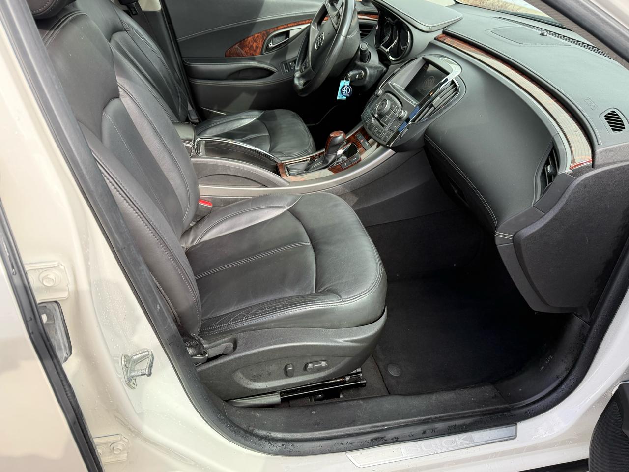 Buick LaCrosse 4dr Sdn Leather FWD 2013