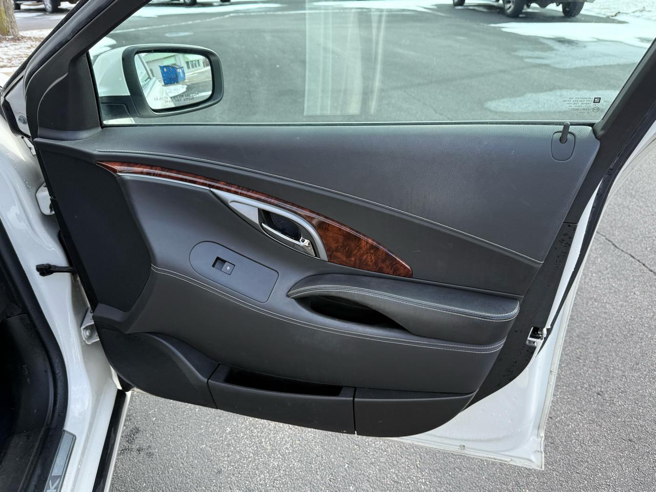 Buick LaCrosse 4dr Sdn Leather FWD 2013