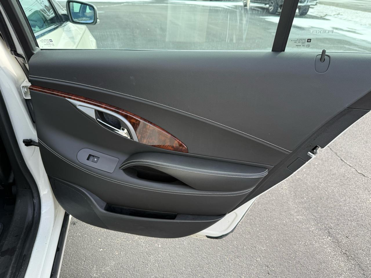 Buick LaCrosse 4dr Sdn Leather FWD 2013