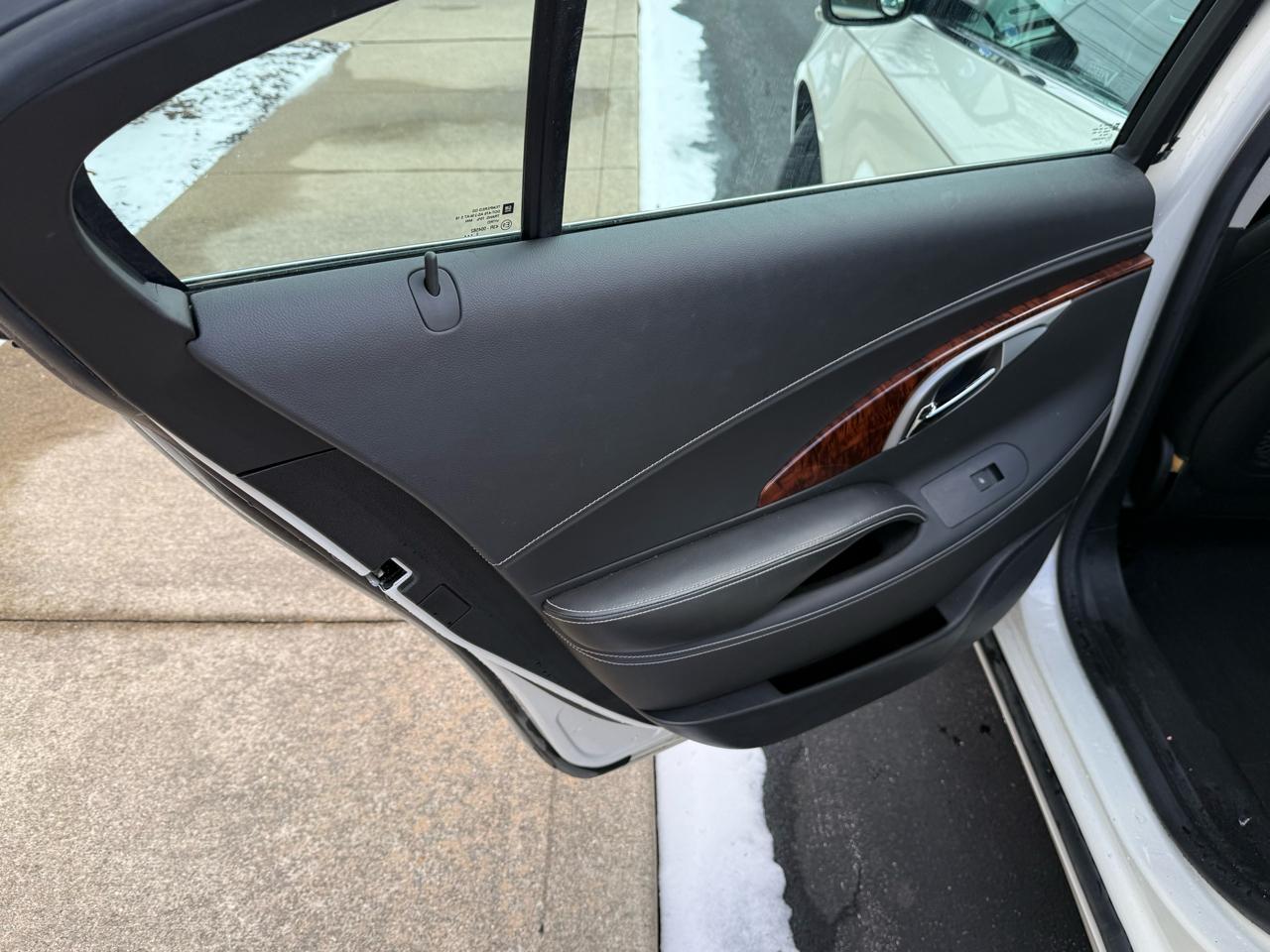 Buick LaCrosse 4dr Sdn Leather FWD 2013