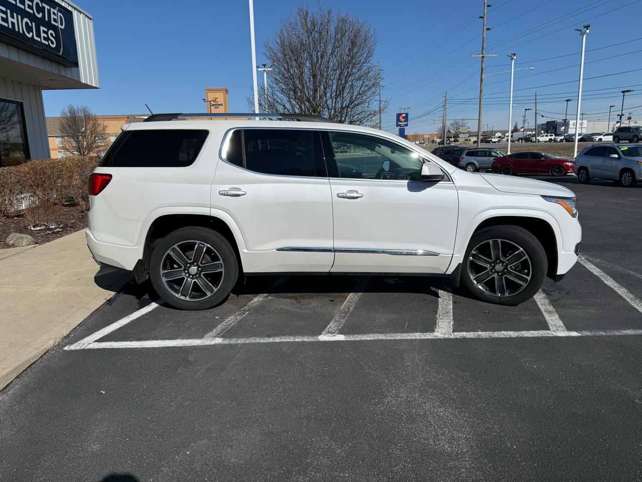 GMC Acadia AWD 4dr Denali 2017