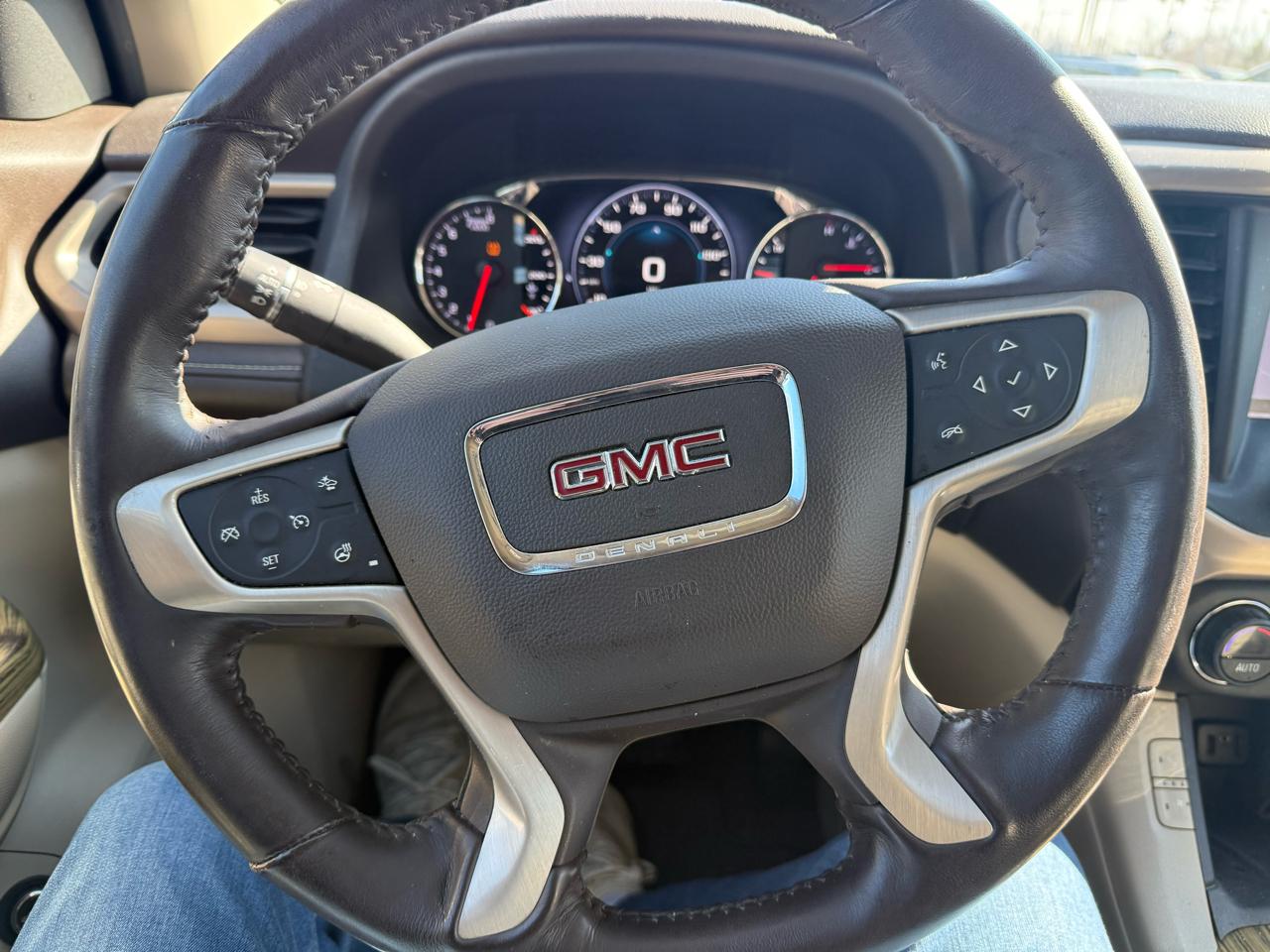 GMC Acadia AWD 4dr Denali 2017