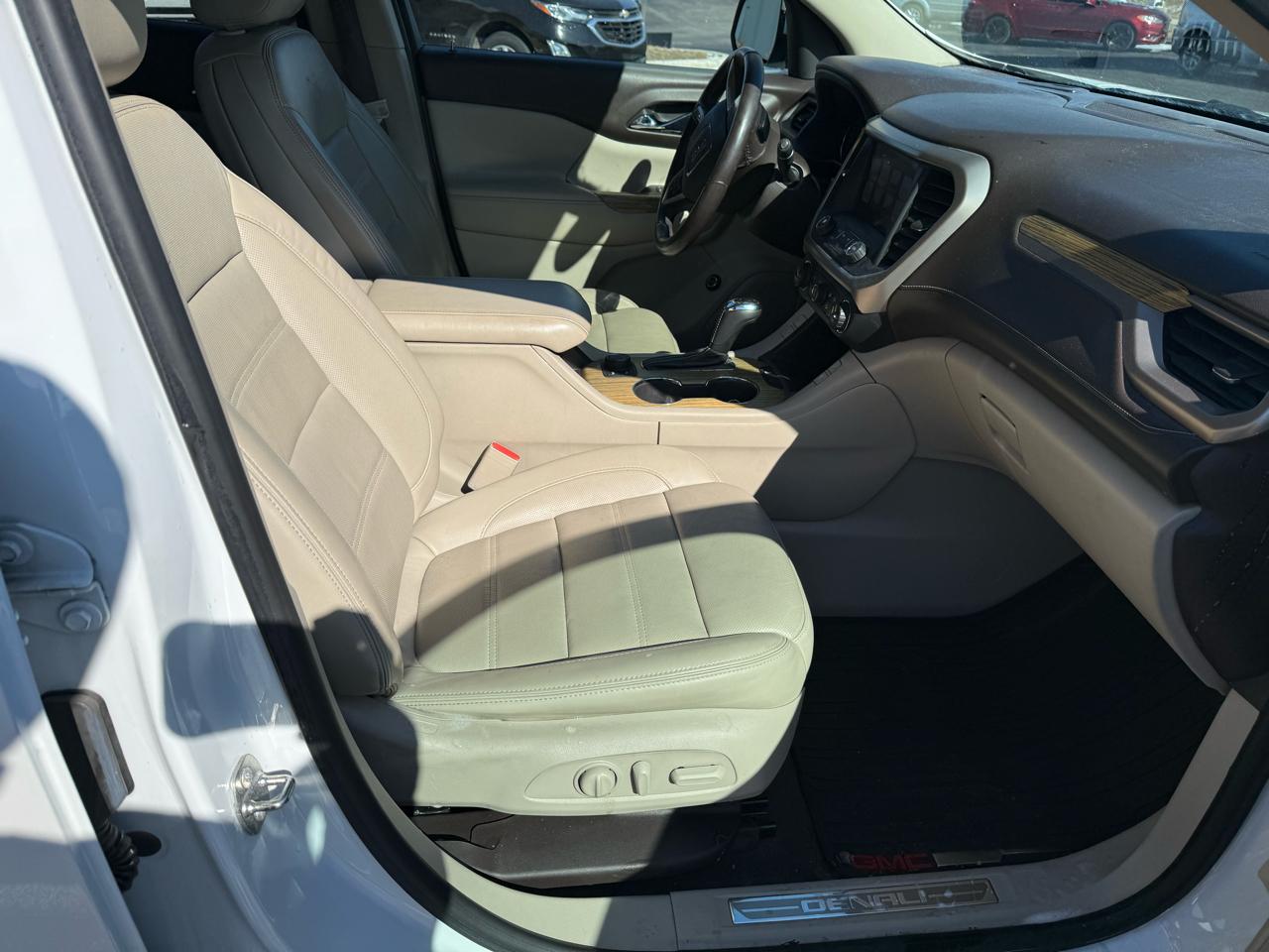 GMC Acadia AWD 4dr Denali 2017