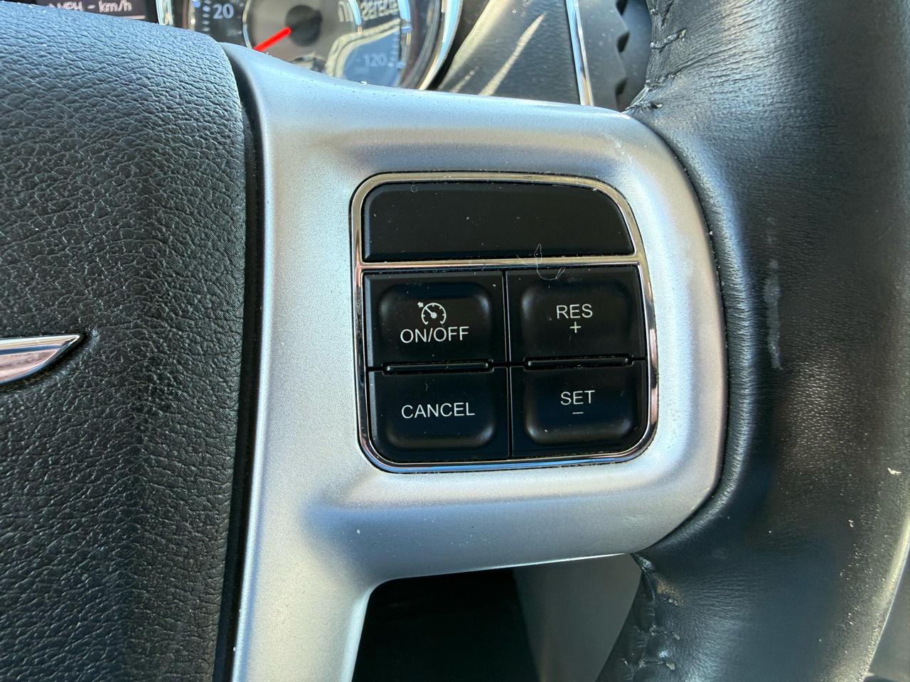 Chrysler Town & Country 4dr Wgn Touring-L 2015