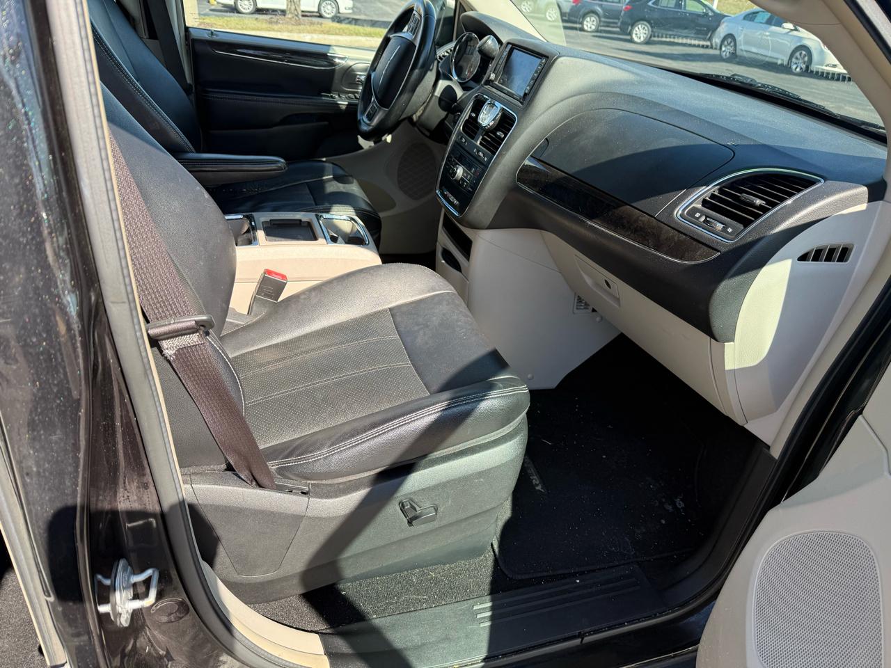 Chrysler Town & Country 4dr Wgn Touring-L 2015