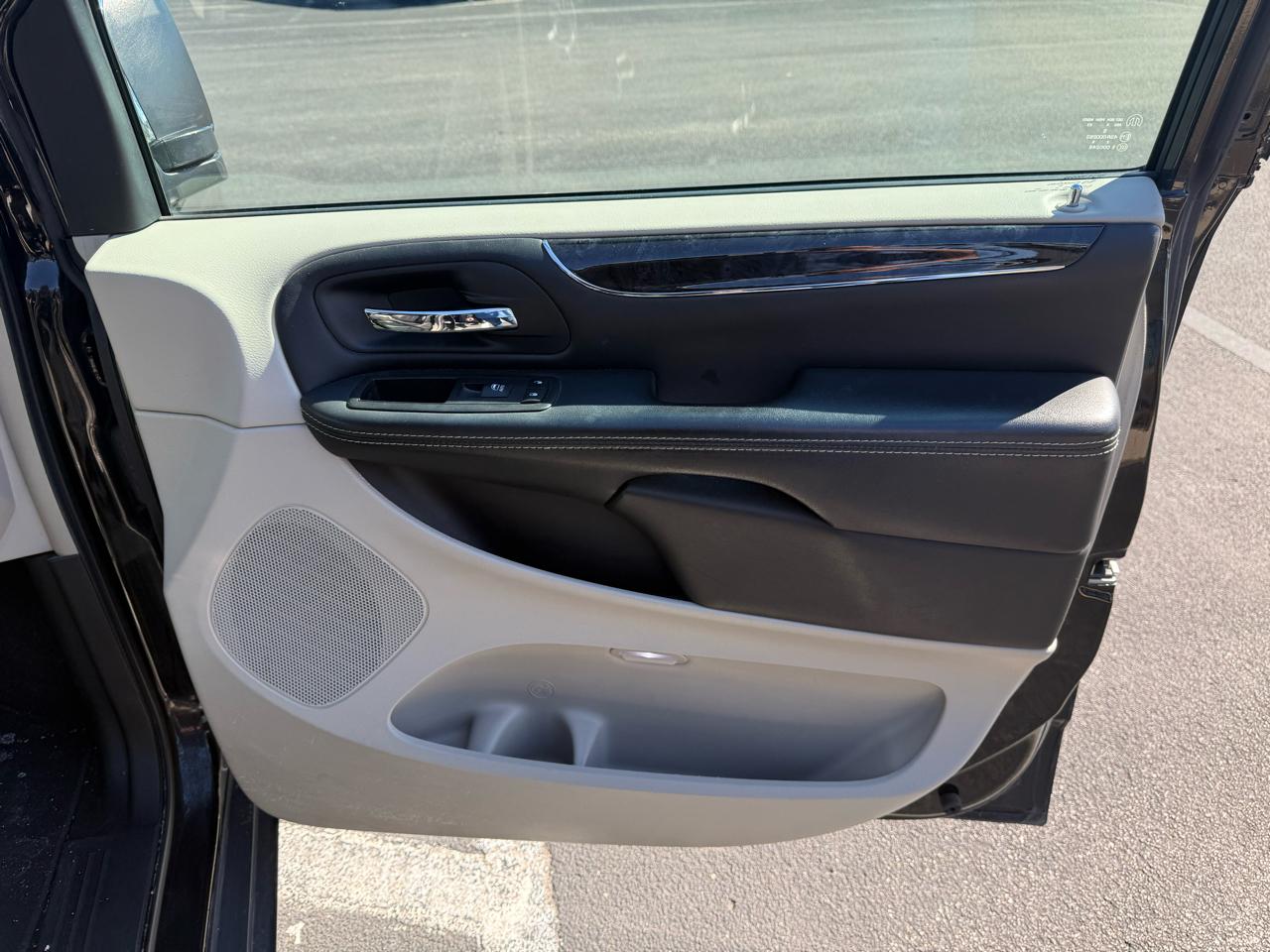 Chrysler Town & Country 4dr Wgn Touring-L 2015