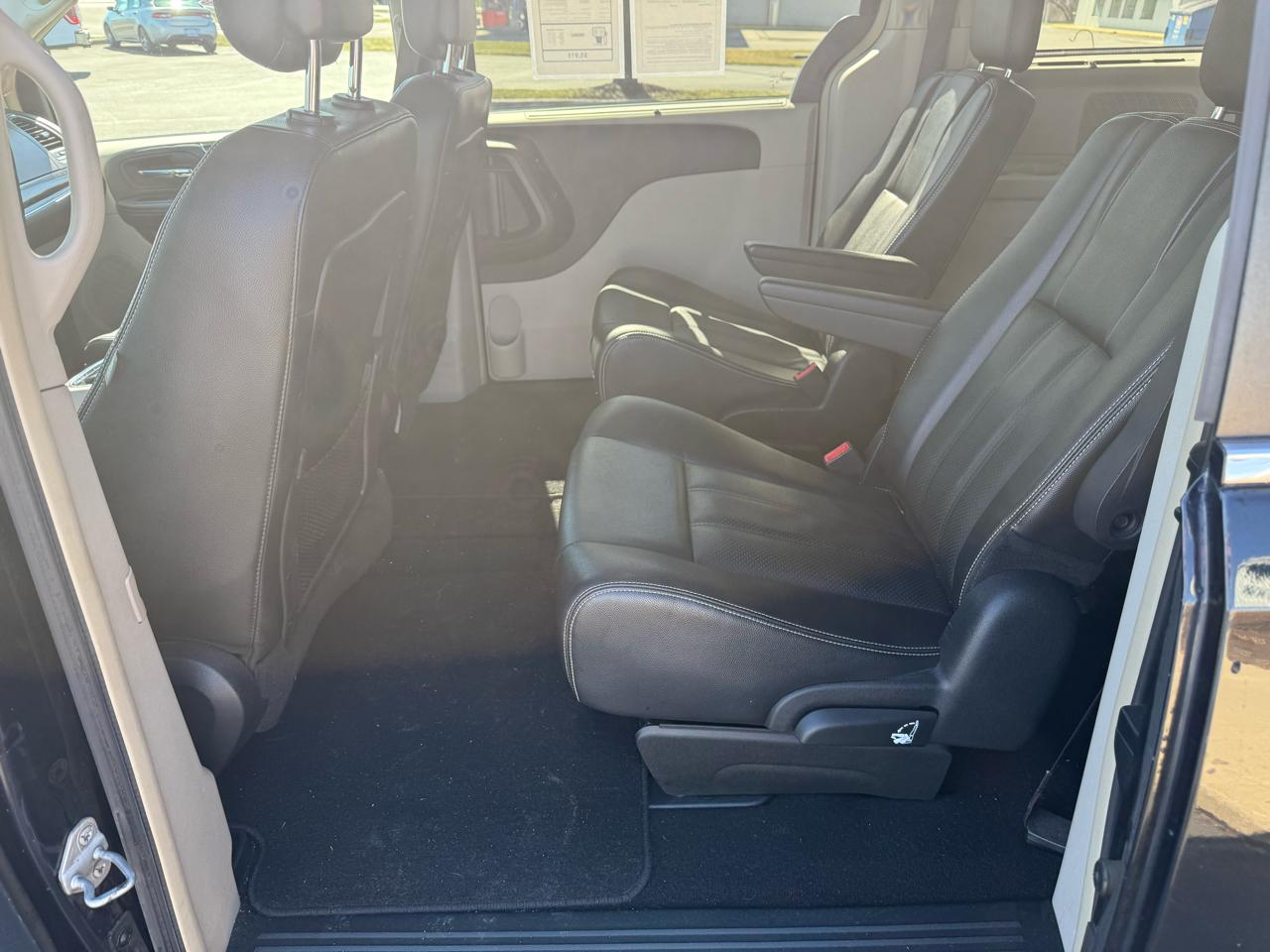 Chrysler Town & Country 4dr Wgn Touring-L 2015