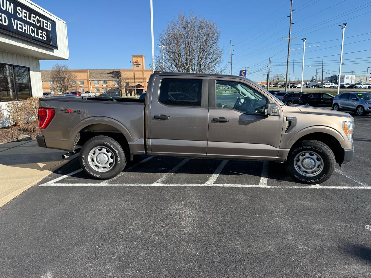 Ford F-150 XL SuperCrew Short Bed 4WD 2021