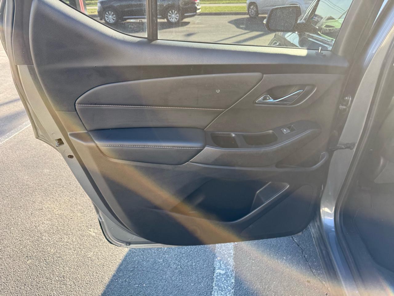 Chevrolet Traverse FWD 4dr LT Leather w/3LT 2018