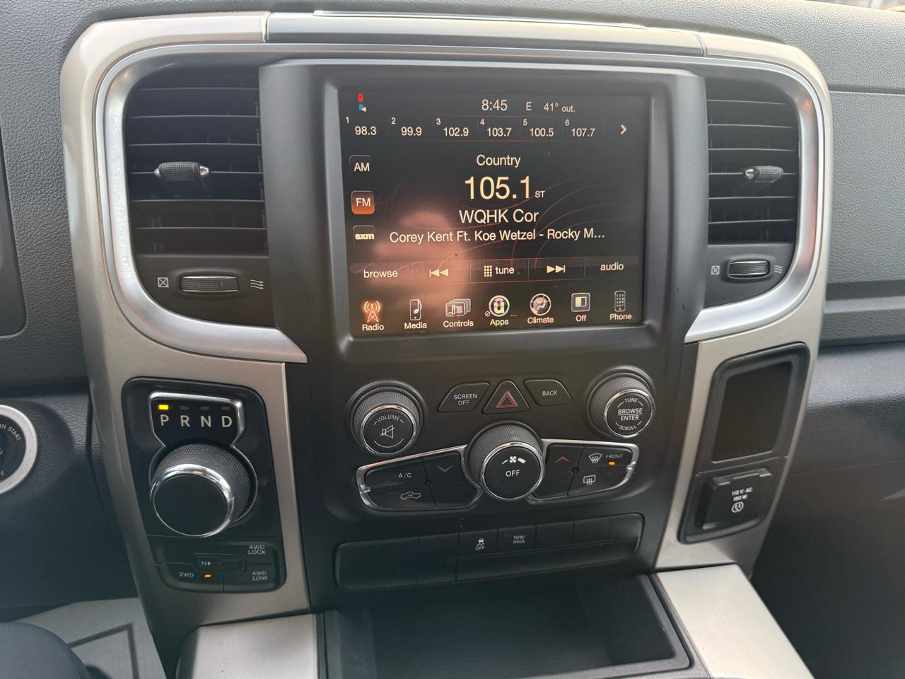 RAM 1500 4WD Crew Cab 140.5" Outdoorsman 2016