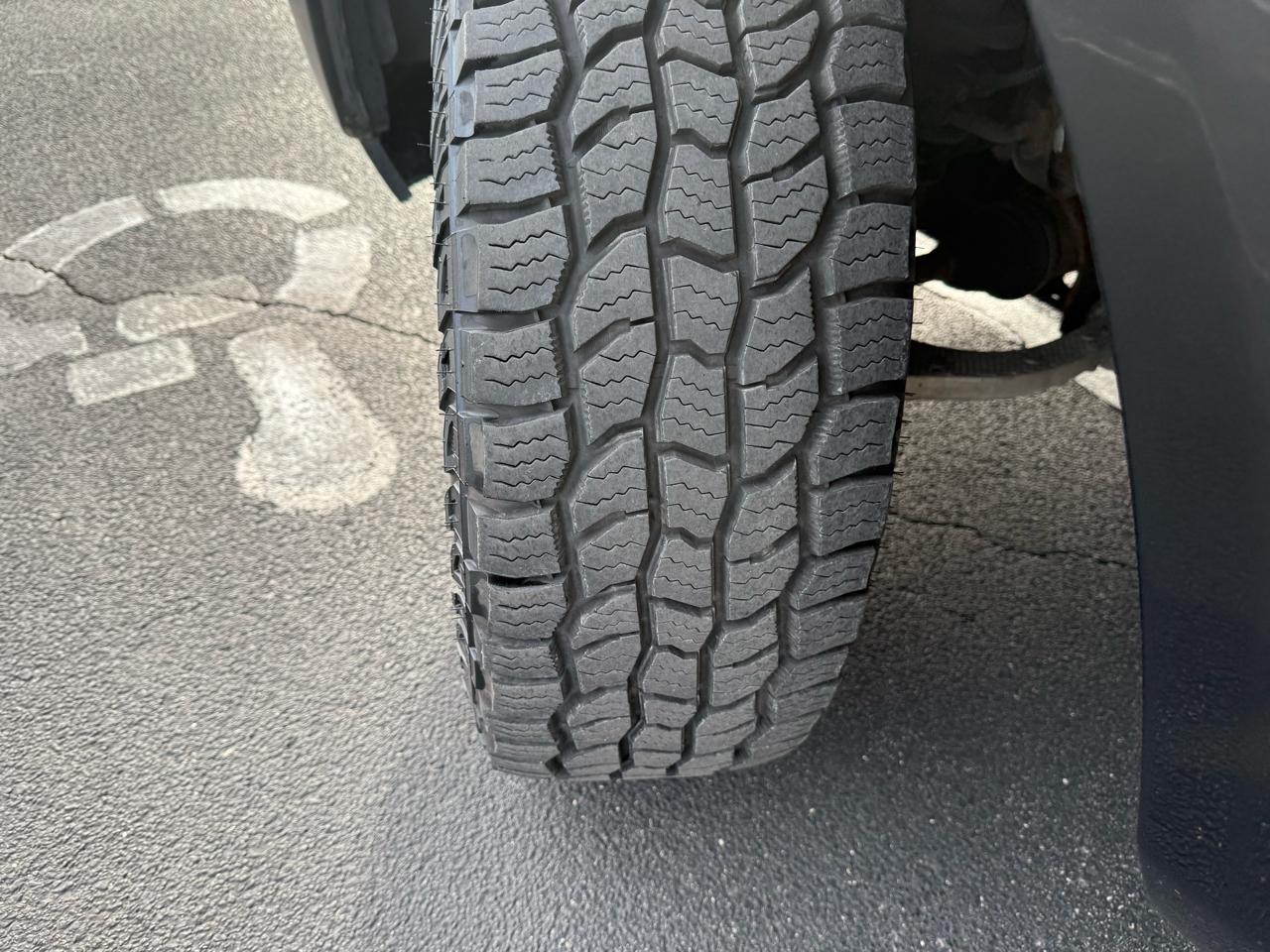 RAM 1500 4WD Crew Cab 140.5" Outdoorsman 2016