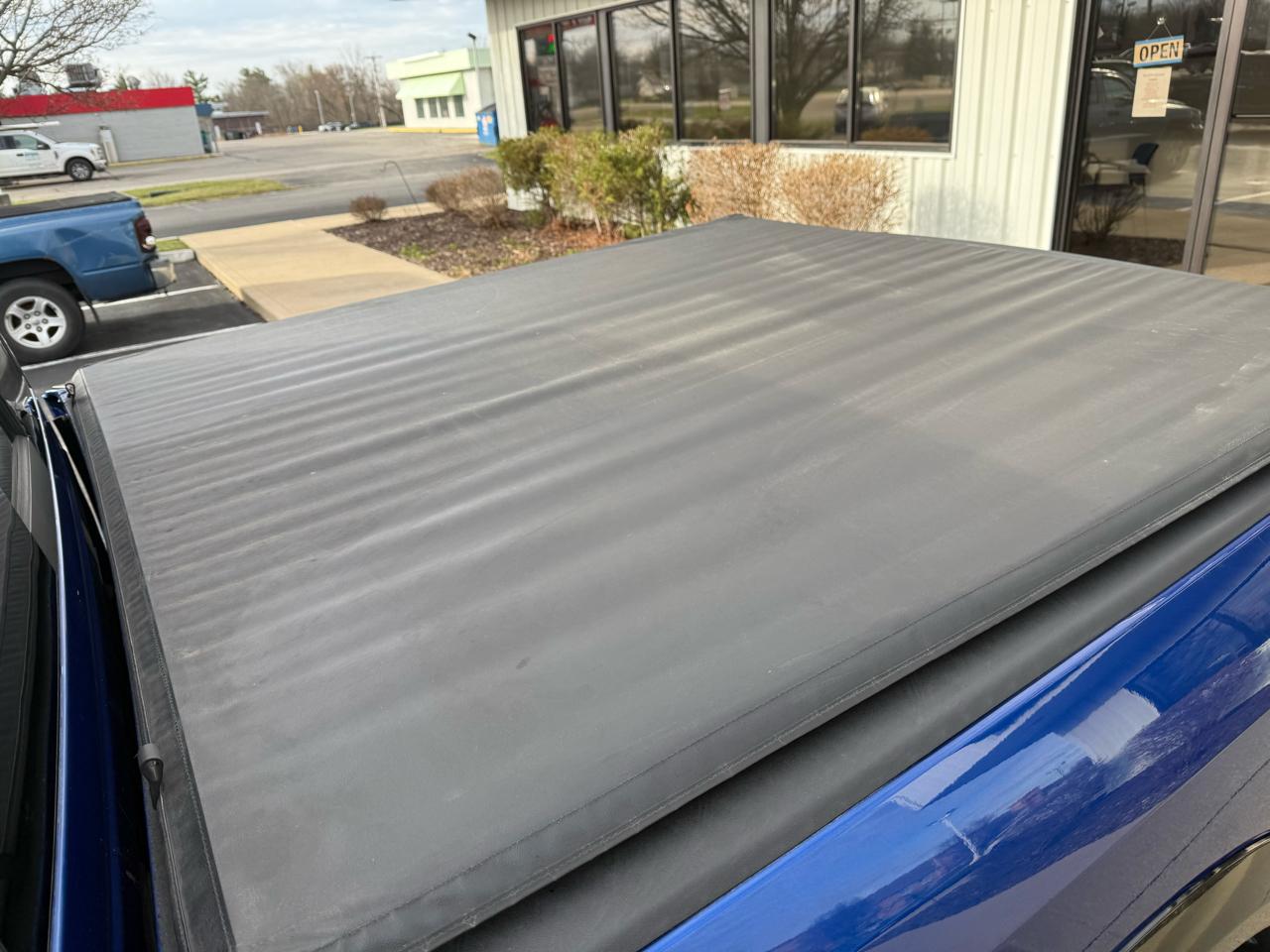 RAM 1500 4WD Crew Cab 140.5" Outdoorsman 2016