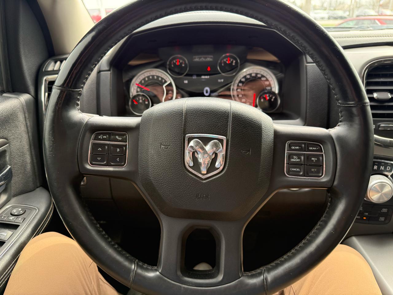 RAM 1500 4WD Crew Cab 140.5" Sport 2014