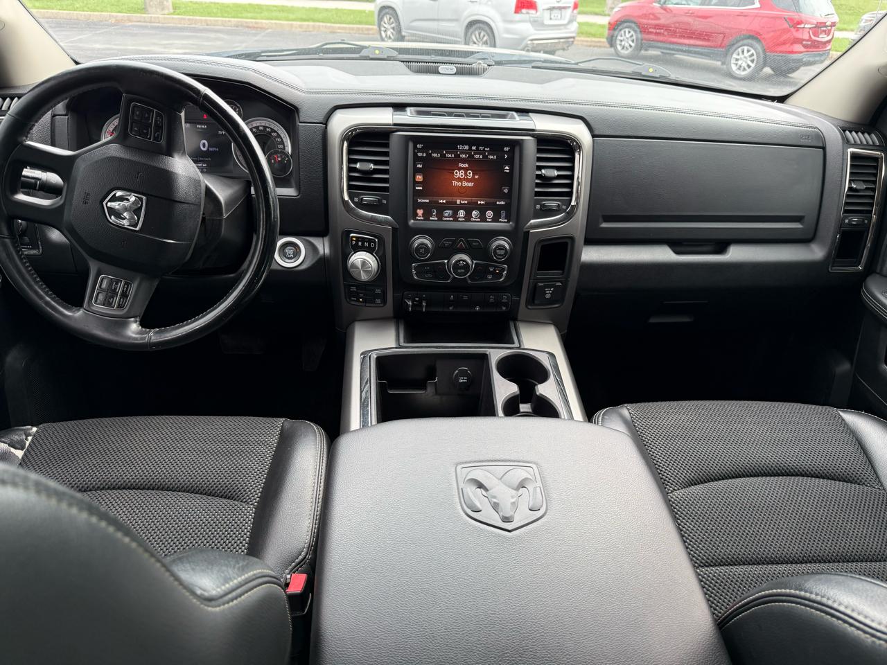 RAM 1500 4WD Crew Cab 140.5" Sport 2014