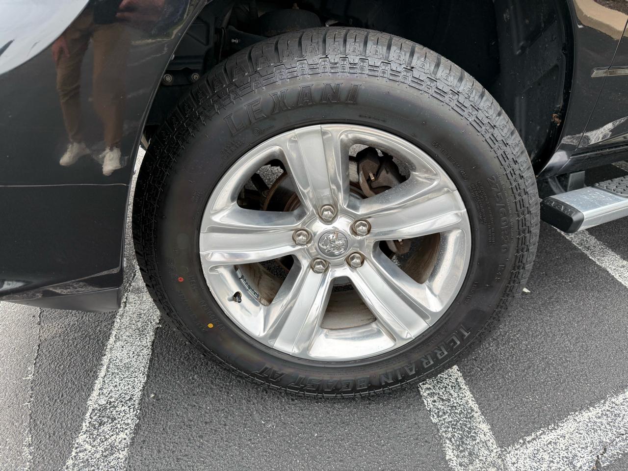 RAM 1500 4WD Crew Cab 140.5" Sport 2014