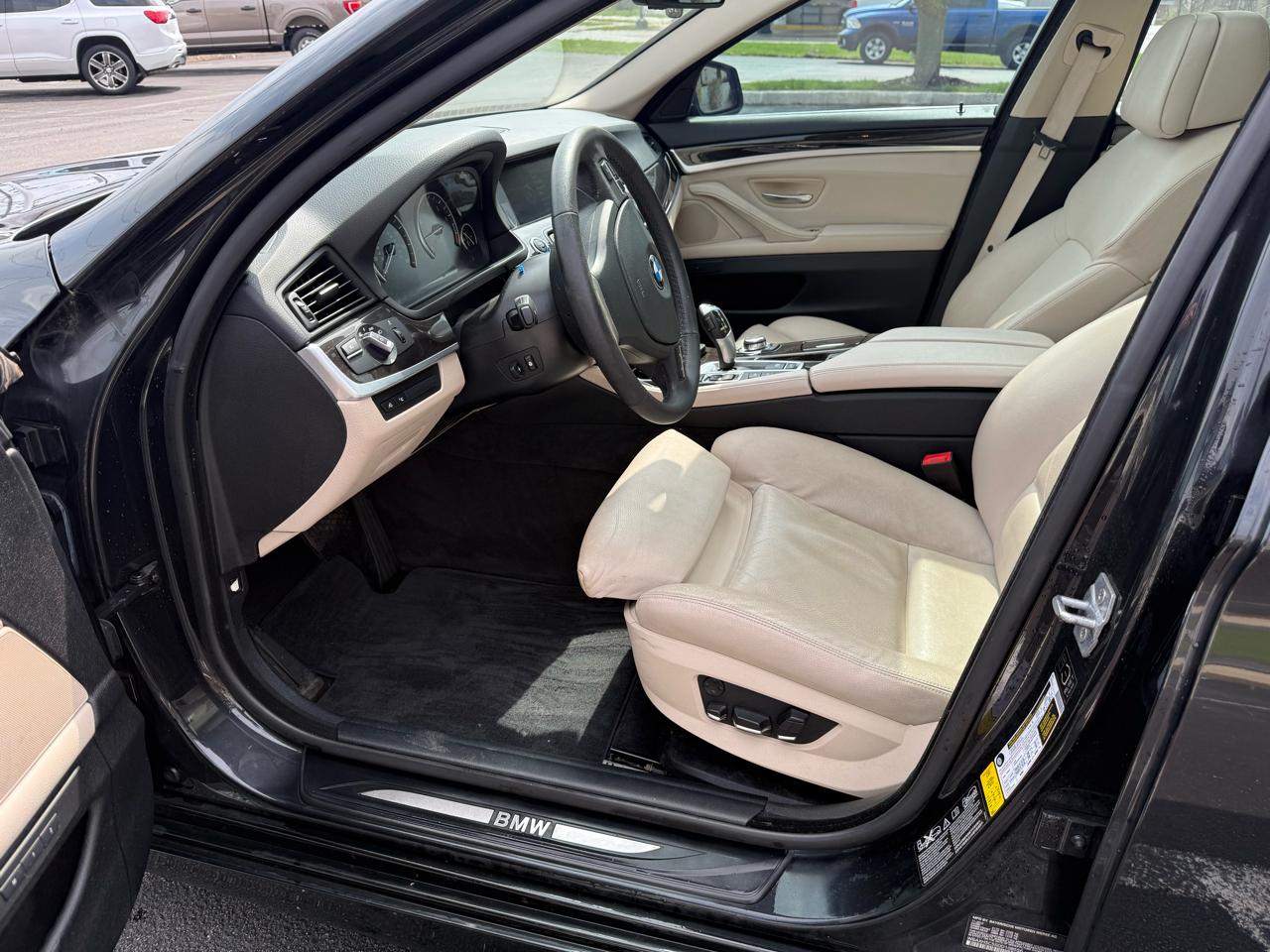 BMW 5 Series 4dr Sdn 528i xDrive AWD 2013