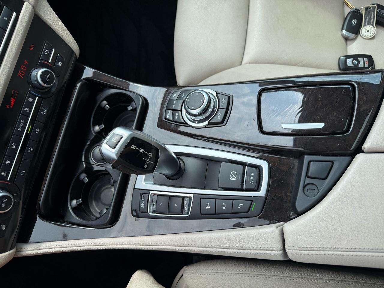 BMW 5 Series 4dr Sdn 528i xDrive AWD 2013