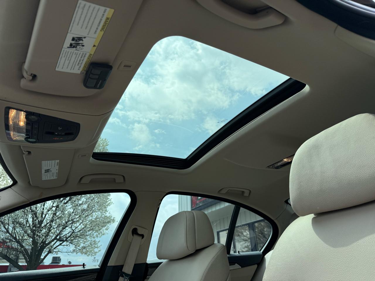 BMW 5 Series 4dr Sdn 528i xDrive AWD 2013